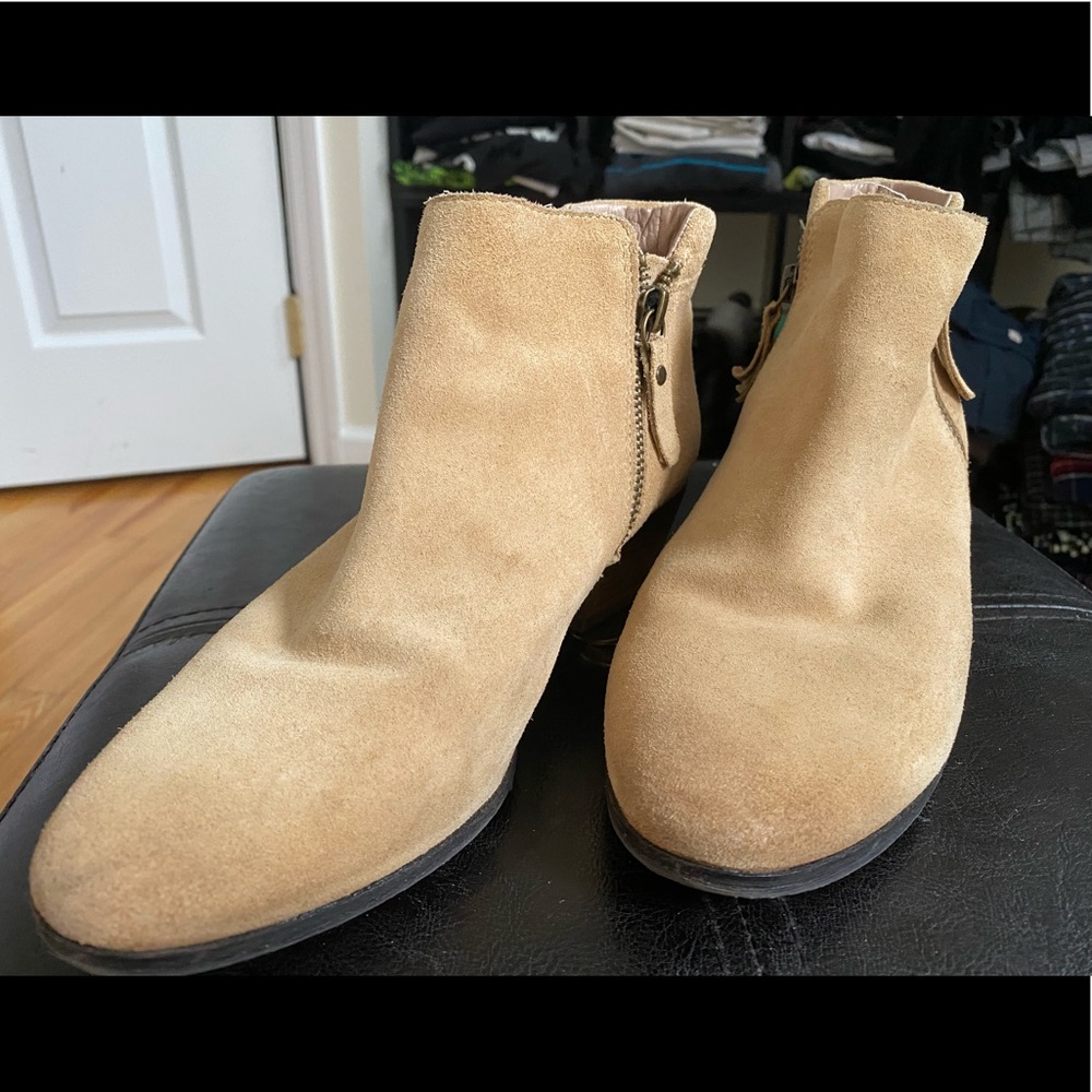 Zippered Leather heeled ankle boots